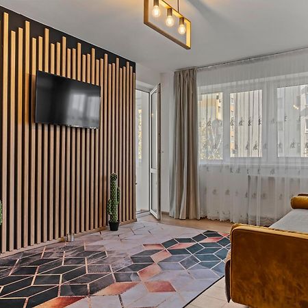 Apartament De Lux Drumul Taberei Bucharest Exterior photo
