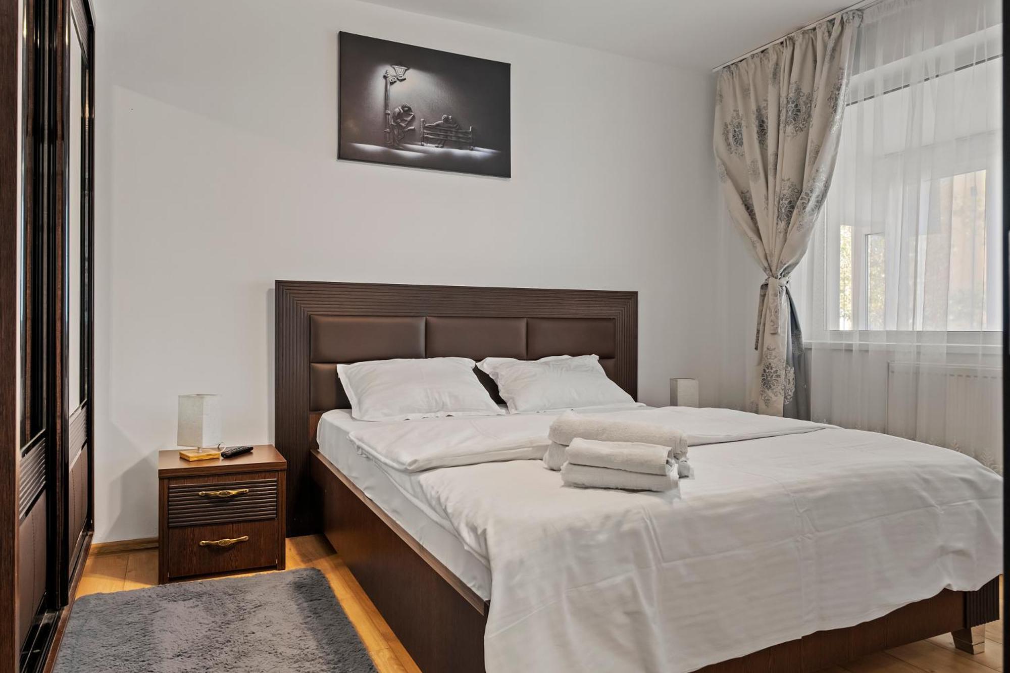 Apartament De Lux Drumul Taberei Bucharest Exterior photo